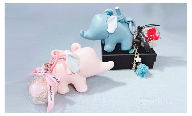 Подарочный брелок с цветком Подарочный брелок с цветком